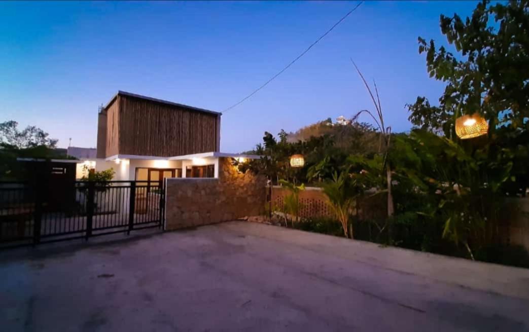 Surya Lombok Accommodation Selong Belanak Luaran gambar